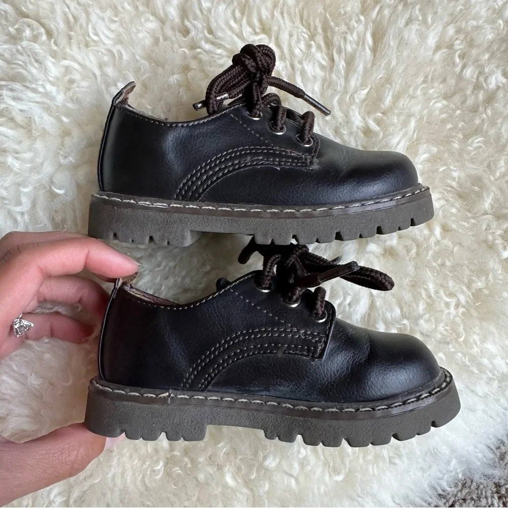 Healthex infant toddler size 5 brown dress shoes